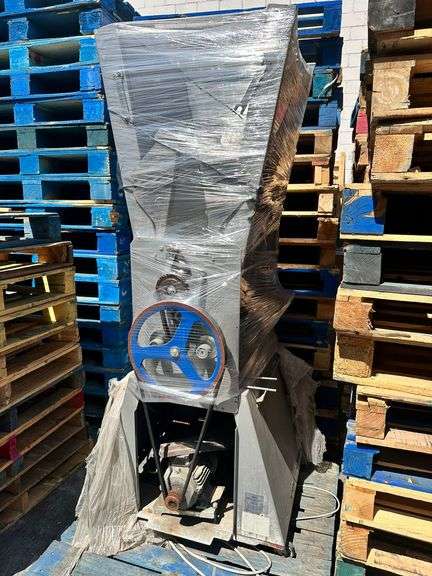 (Pago hoy y remoción máximo el día lunes 29 de diciembre) 1 LAMINADORA DE PIE, CILINDROS DE 84 MM A 