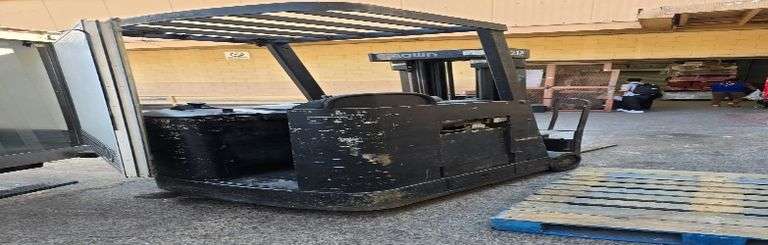 (Pago y remoción urgente) 1 MONTACARGAS (Incompleto/Dañado) Dirección: Av. Avila Camacho No.2770, Co