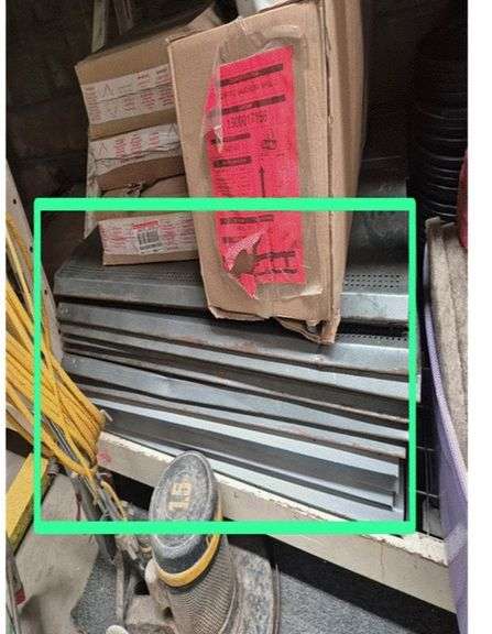 (Pago hoy y remoción urgente) 65 CHAROLAS DE COLOR GRIS OSCURO (Incompleto/Dañado), 1 ANTENA SATELIT