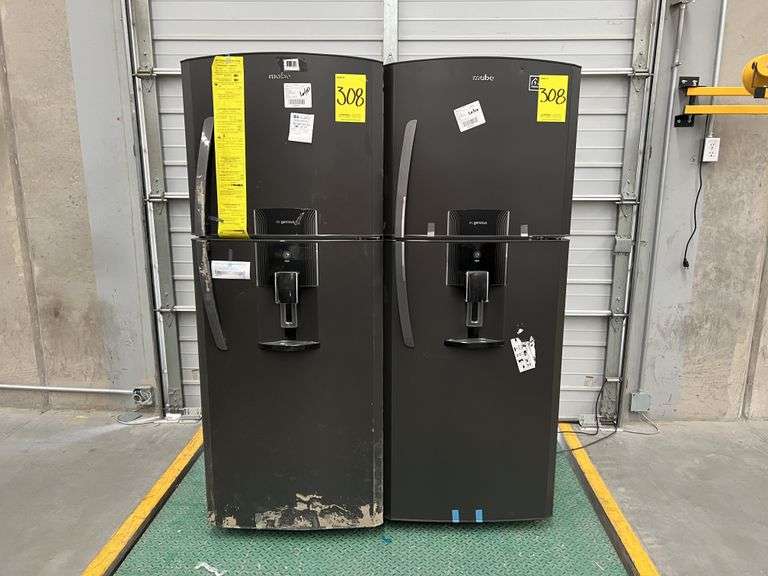 Lote de 2 refrigeradores, contiene: 1 Refrigerador con dispensador de agua Marca MABE, Modelo RME360