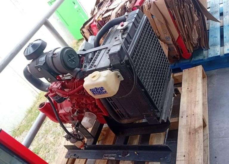 1 BOMBA DE CONBUSTION marca YANMAR, modelo 3TNV82A-BDSA, no. de serie H7758 (Incompleto/Dañado) Dire