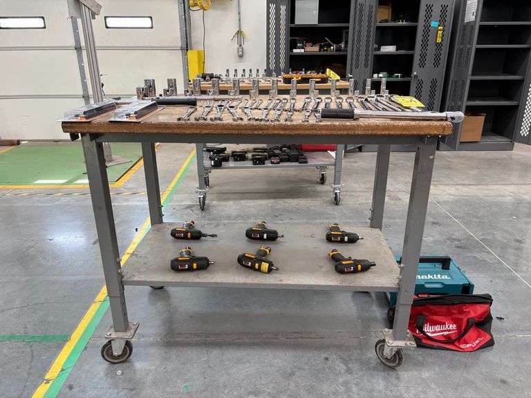 Lot set, contains: Set of 23 GEAR WRENCH brand fixed wrenches from 32mm to 6mm; Set of 10 GEAR WRENC