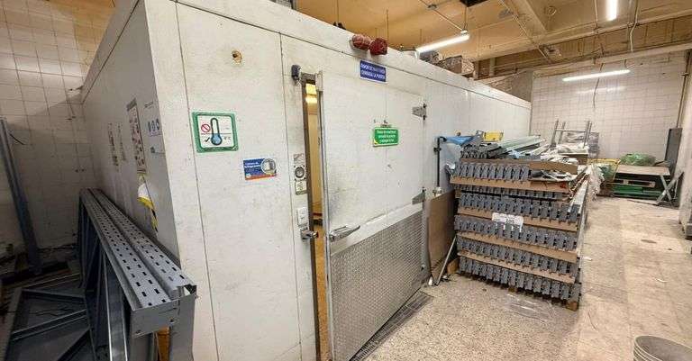 2 CONJUNTO DE PANELES PARA CAMARA DE FRIO MEDIO DE 4.0 X 2.50 (LADO IZQUIERDO Y DERECHO) (Incompleto