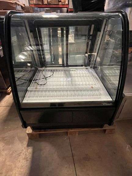 (NEW) Tru Display Case Brand: true Model: TDM-DC-36-GE/GE-B-W No. Series: 8977237 (New functional e