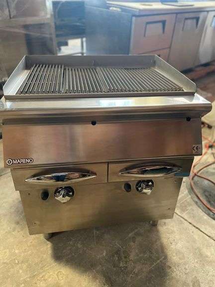 (NEW) Smooth iron top with thermostat and spatula for cleaning the iron provided Brand: Mareno Mode