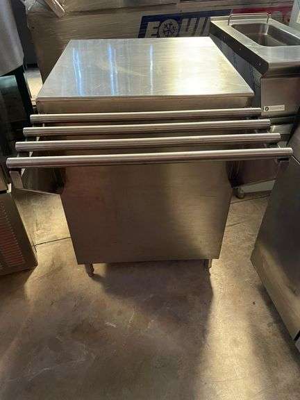 (NEW) Food Preparation Table Made of Stainless Steel with Support Bars on Top Brand: AI Model: AI1X