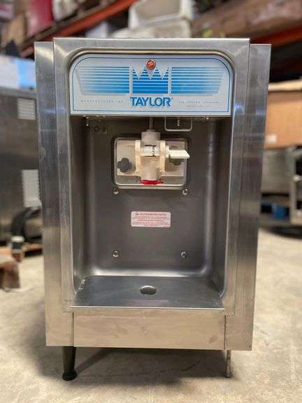 (NEW) Ice Cream Machine Brand: Taylor Model: 152-27 No. Series: M5055359 (Equipment, Tested in Oper