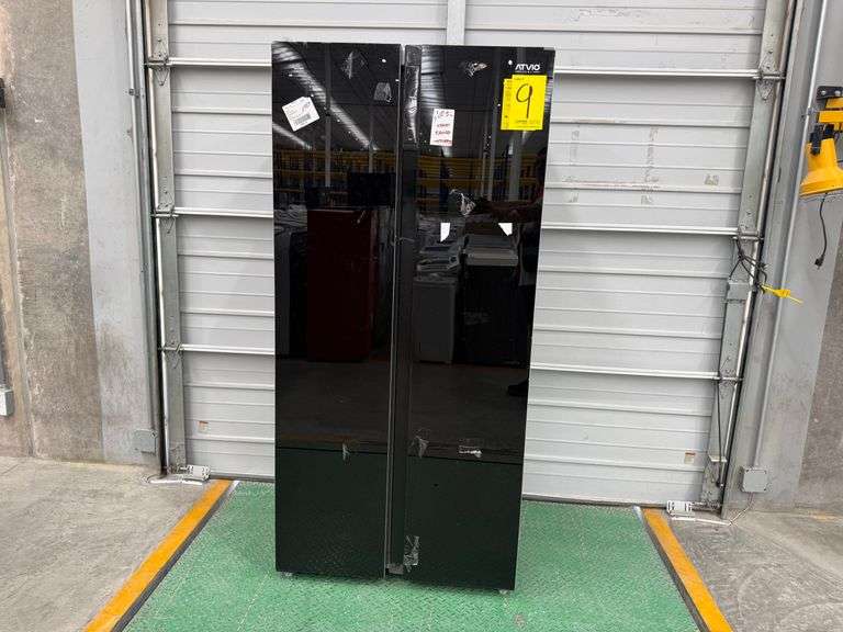 Refrigerador Marca ATVIO, Modelo ATRF837MX, Serie 400225, Color NEGRO (Equipo de Devolucion)
