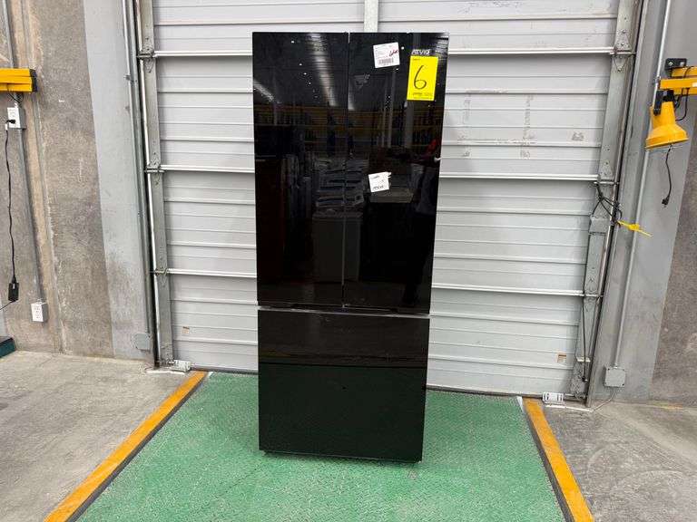 Refrigerador Marca ATVIO, Modelo ATR16FBGD, Serie 160052, Color NEGRO (Equipo de Devolucion)