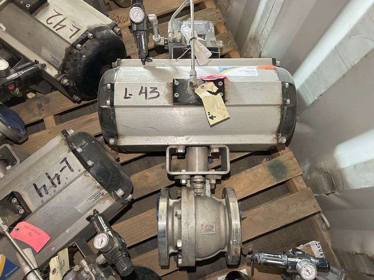 (NEW) 2 Automatic Ball Valves with Pneumatic Actuator Brand Lmg Quadrant Material Stainless Steel S