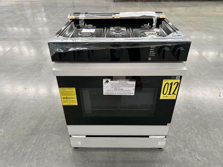 (NUEVO) Estufa de 5 quemadores Marca SAMSUNG, Modelo NSG6DB250012, Serie 00407F, Color NEGRO