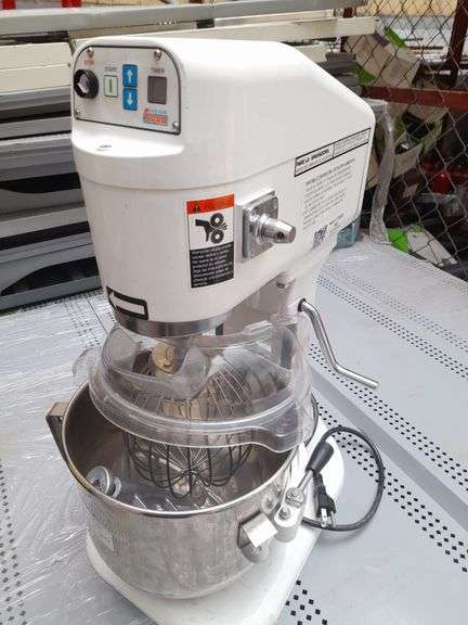 1 BATIDORA DE 3KG  (Incompleto/Dañado), 3 BOMBAS SUMEEGIBLES 1HP (Incompleto/Dañado), 1 CHATARRA  (I