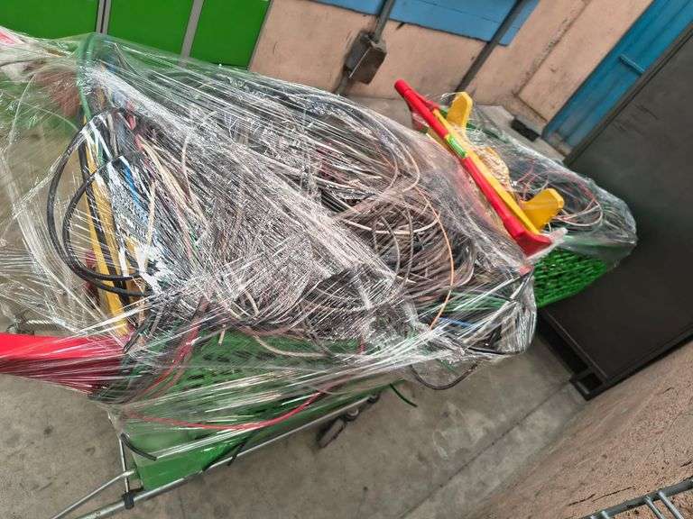 (Pago antes del 7 de enero y remoción hasta el 9 de enero) 1 LOTE 1 (COBRE 350 KG APROX) (Incompleto