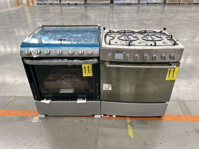 Lote de 2 estufas, contiene: 1 Estufa de 6 quemadores Marca MABE, Modelo WEM7659CFIS3A, Serie 032070