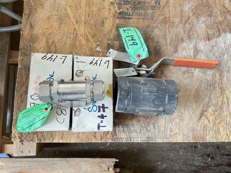 (NEW) Lot of 4 Valves: 3 Manual Ball Valves in Stainless Steel, 1", 150 Pounds, Tag C87q + 1 Manual