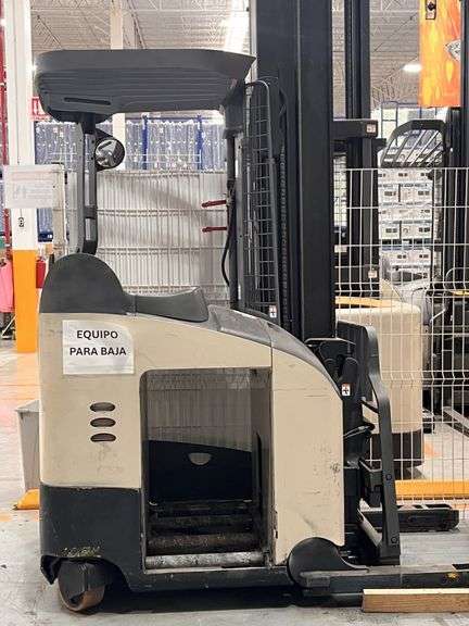 (Remoción antes del 15 de enero) 1 MONTACARGAS HOMBRE PARADO  09 marca: CROWN, no. de serie: 1A40214