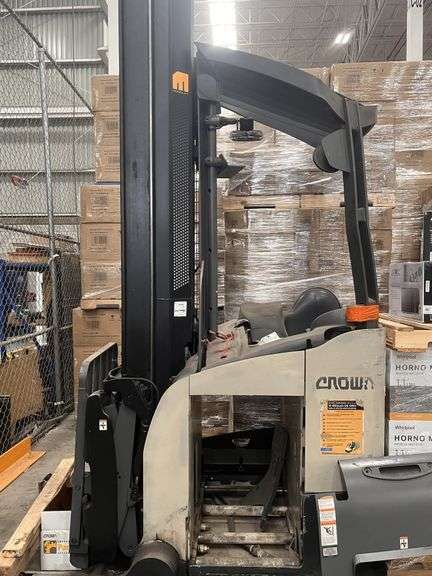 (Remoción antes del 15 de enero) 1 MONTACARGAS HOMBRE PARADO  08 marca: CROWN, no. de serie: 1A49582