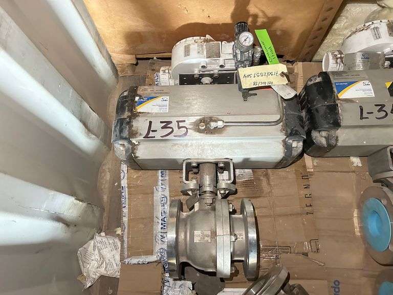 (NEW) 2 Automatic Ball Valves with Pneumatic Actuator Brand Lmg Quadrant in Stainless Steel Size 3"