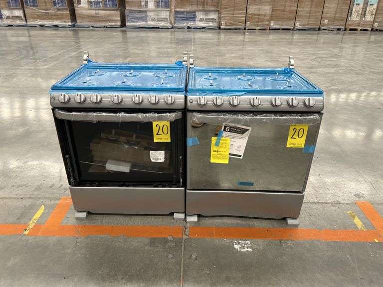 Lote de 2 estufas, contiene: 1 Estufa de 6 quemadores Marca MABE, Modelo WEM7659CFIS3A, Serie 030502