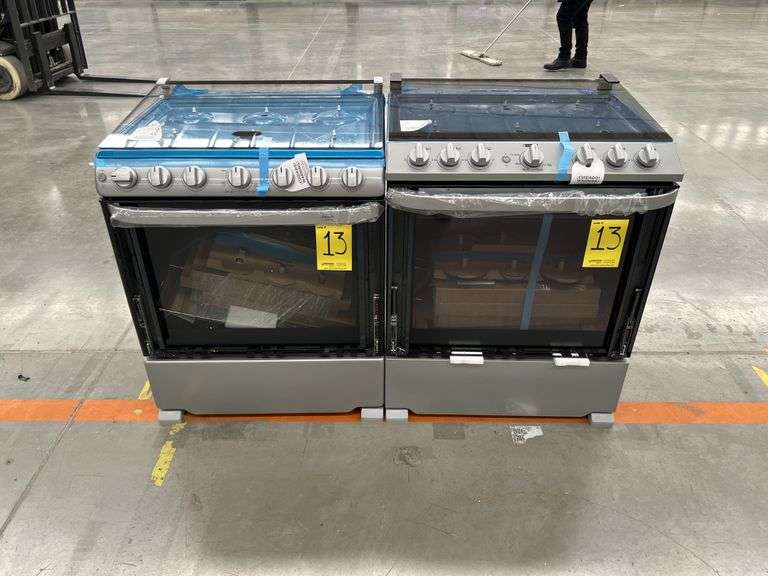 Lote de 2 estufas, contiene: 1 Estufa de 6 quemadores Marca MABE, Modelo WEM7659CFIS3A, Serie 017641