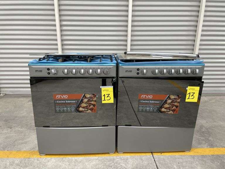 Lote de 2 Estufas, contiene:1 Estufa de 6 quemadores Marca ATVIO de 30P, Modelo 30AMG6G009 , Serie 0