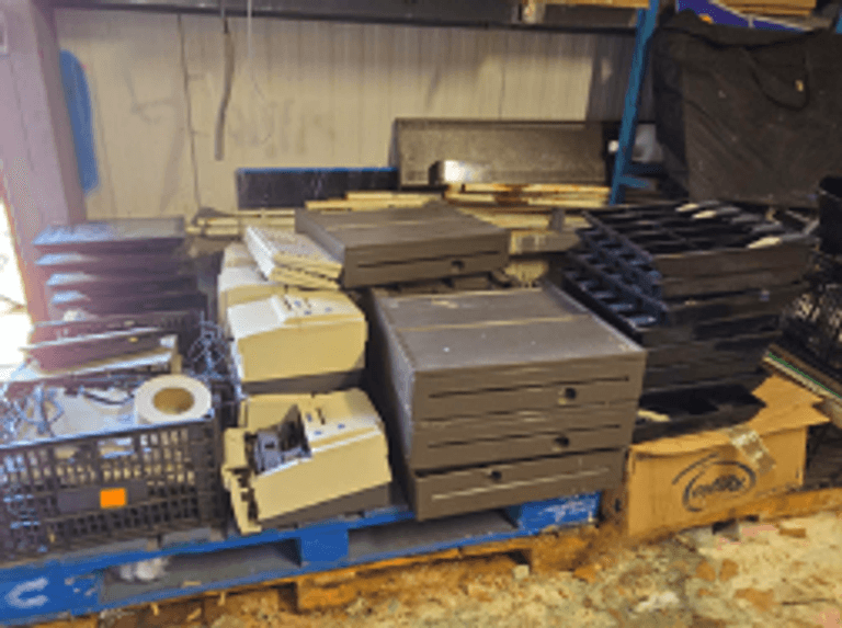 7 PANTALLAS POS (Incompleto/Dañado), 7 IMPRESORAS POS (Incompleto/Dañado), 7 CAJAS POS (Incompleto/D