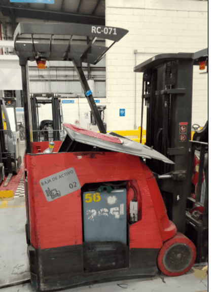 (Con batería/Obligatorio enviar y presentar manifiesto para remoción) 1 MONTARCAGAS RC-71 marca RAYM