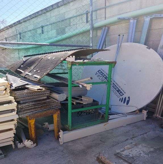 1 PLANCHA  (Incompleto/Dañado), 1 ANTENA  (Incompleto/Dañado), 1 EMPLAYADORA  (Incompleto/Dañado), 1
