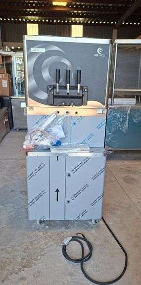1 Máquina para la produccion de helado dos sabores, de piso.  3Ph - 208/230V - 60Hz MARCA Gel Matic 