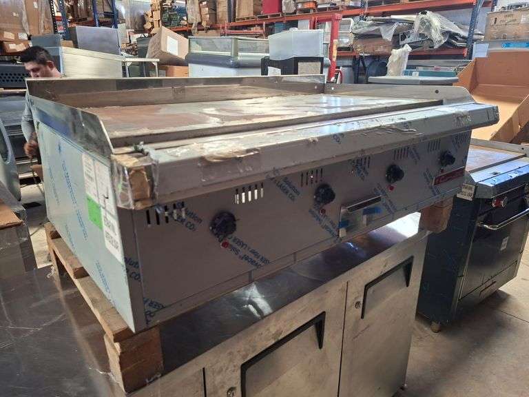 1 PLANCHA ELECTRICA CV-4-E MARCA Coriat MODELO 617600 NO DE SERIE 616760 4471605171