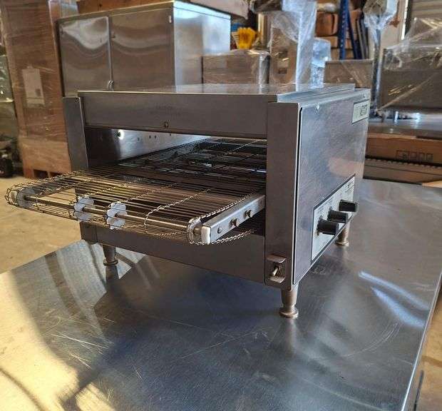 1 CONVEYOR OVEN ELECTRIC MARCA Star MODELO 214HXA NO DE SERIE c02140708a0003