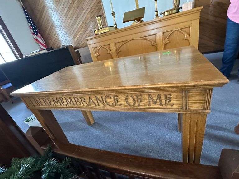 OAK TABLE " IN REMEMBRANCE OF ME"