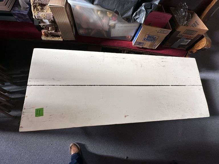 PAINTED WHITE WOOD TABLE