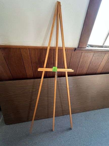 WOOD EASEL