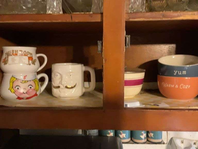 Campbells Soup Mugs, Santa Cup, 2 Soup Bowls and Serving Bowl