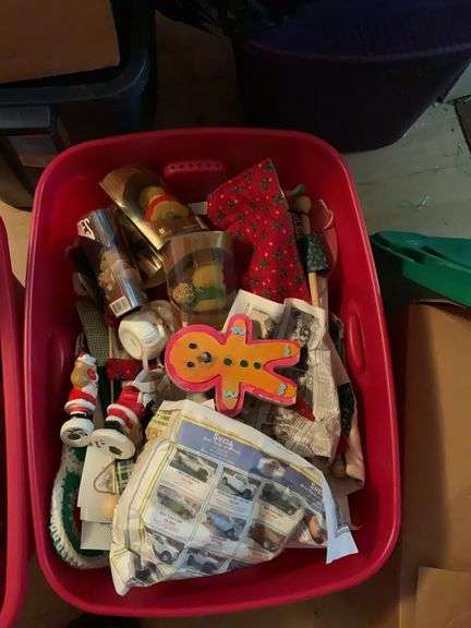 Tote filled with Christmas, placemats oven, mitts, figurines, and more