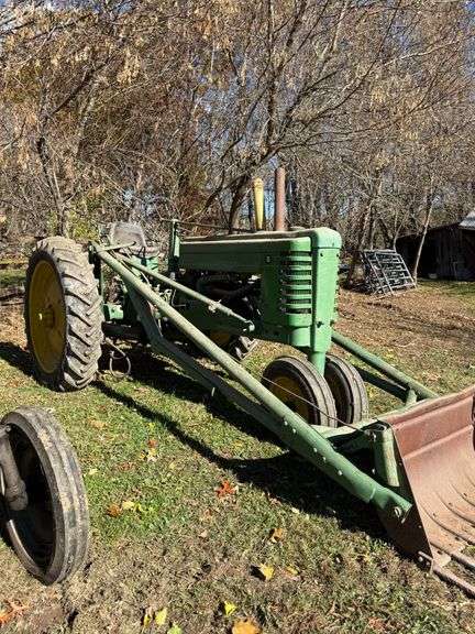 John Deere model B with loader