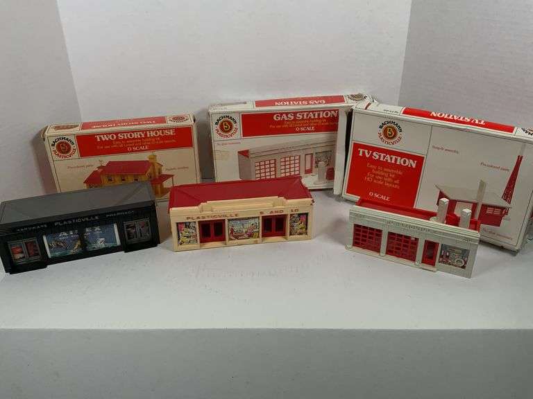 Bachman Plasticville includes