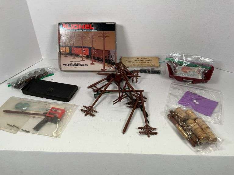 Lionel Track Decor Lot