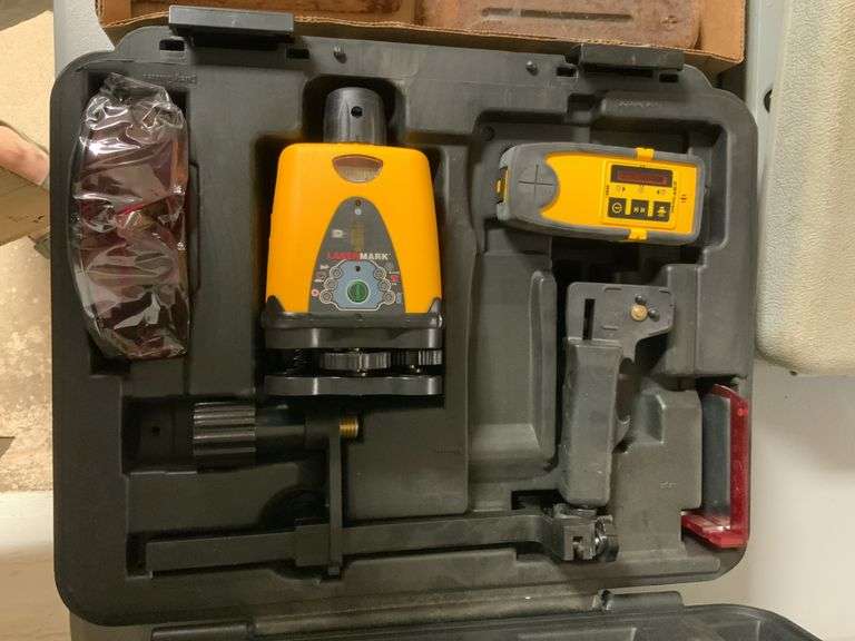 CST/berger LM30 horizontal and vertical rotary laser