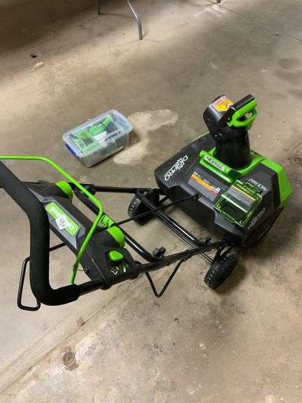 Green works 20 inch snow thrower