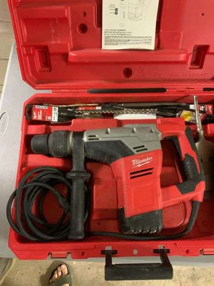 Milwaukee rotary hammer