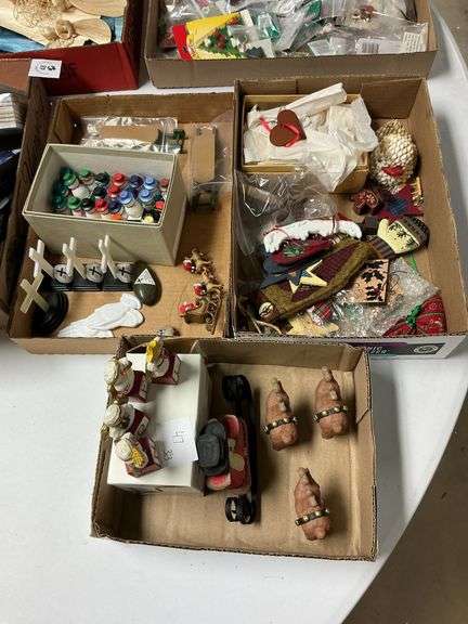 Small Christmas Ornaments and Decorations