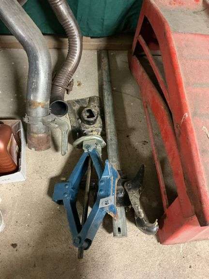 Blue Scissor Jack, Bumper Jack