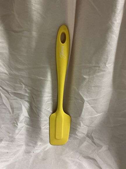 3 Fiesta Spatulas - Sunflower, Scarlet, Peacock Colors