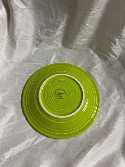 Fiesta Chartreuse or Lemongrass 2- 10.5" Plates, 2- Bread Butter Plates 7" 1- Cereal Bowl Medium 7"