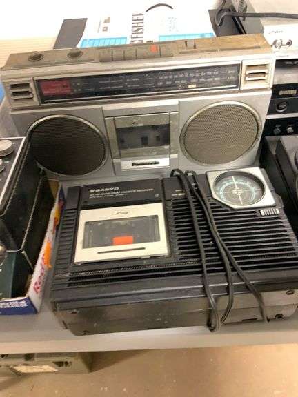(2) Portable radio/cassette player (1) portable radio, All Untested