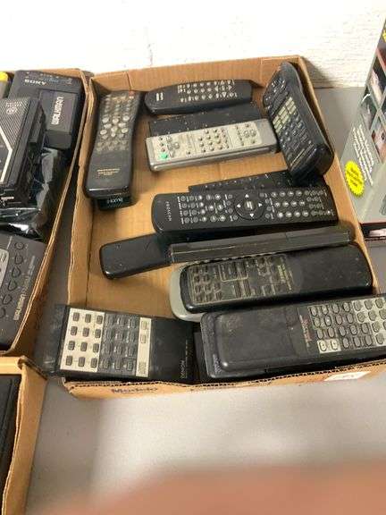 Tray lot of 16 Remote controls AS-IS