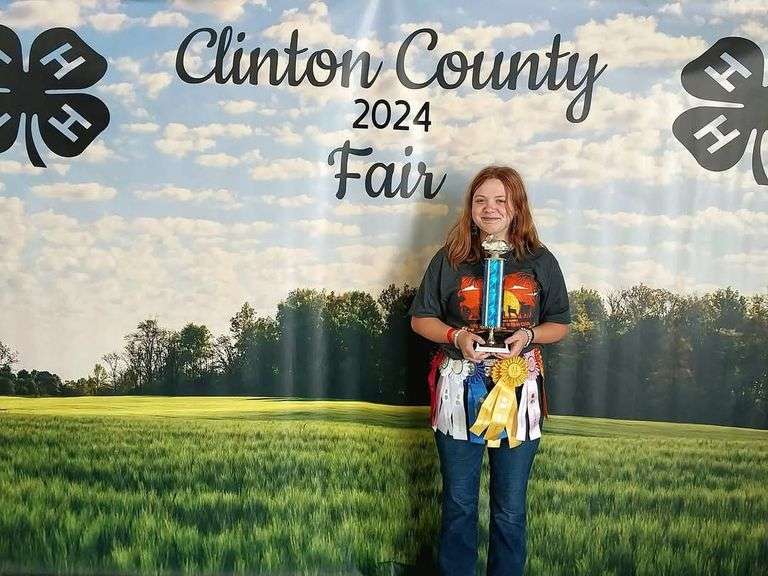 Shelby  Newton  - Grand Champion Fryer Market Rabbit