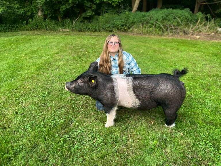 Gianna  Day  Auburn Swine